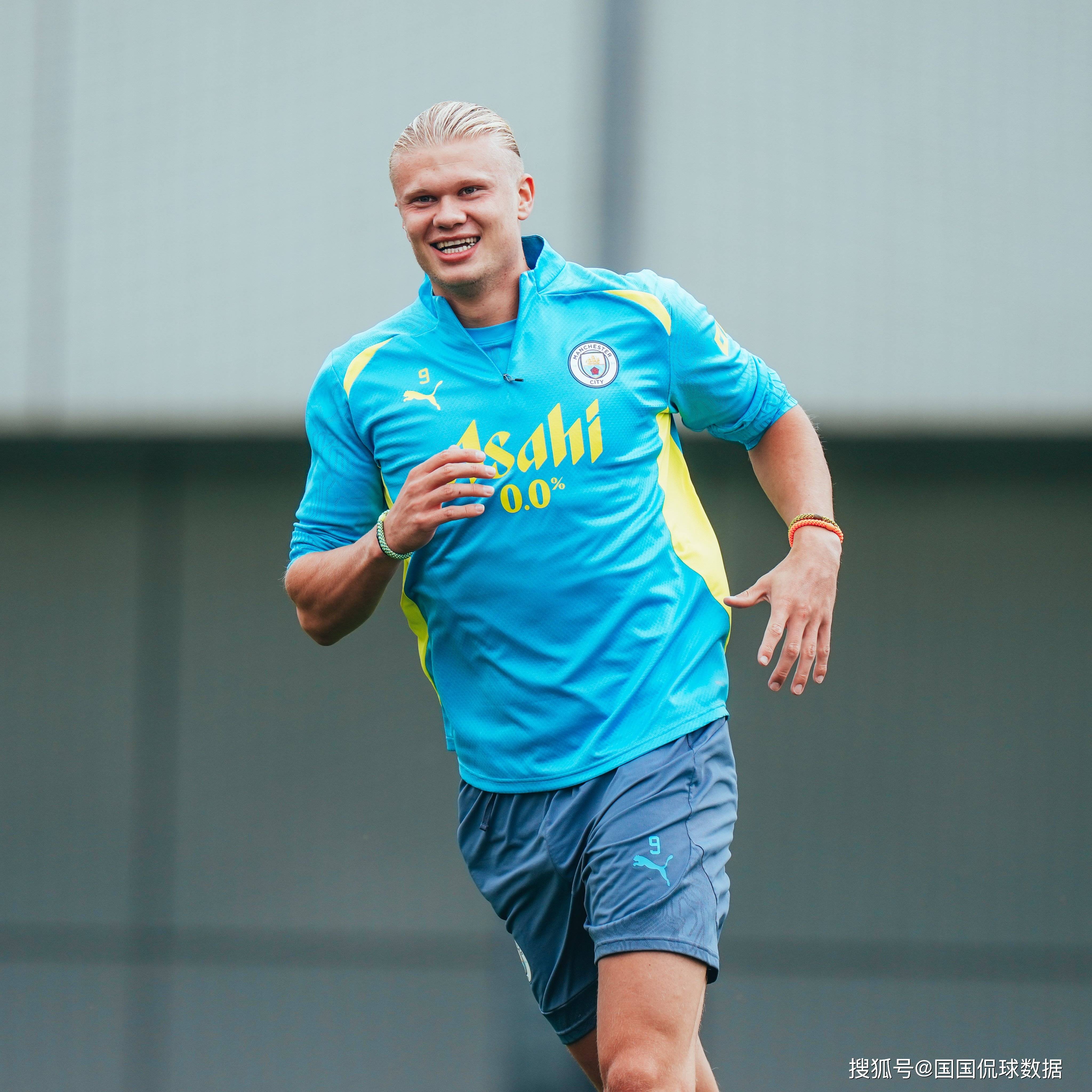 九游官网-今晨突围战来临；曼联围绕社区盾状态回暖；赛场秩序良好；训练强度明显提升的简单介绍