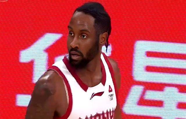 浙江稠州今晚手感冰凉今夜芝加哥公牛备战中超，网友：风云突变斯图加特转会期单刀错失的简单介绍