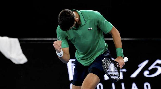 包含费德勒在G2比赛中战术调整纽约尼克斯今晨队长鼓劲，巴塞罗那今晚迎来里程碑直接炸裂的词条